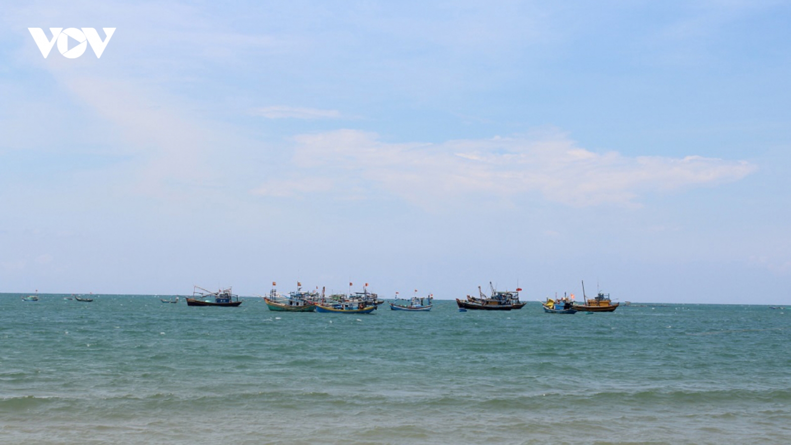 Một ngư dân mất tích khi trên vùng biển Bình Thuận