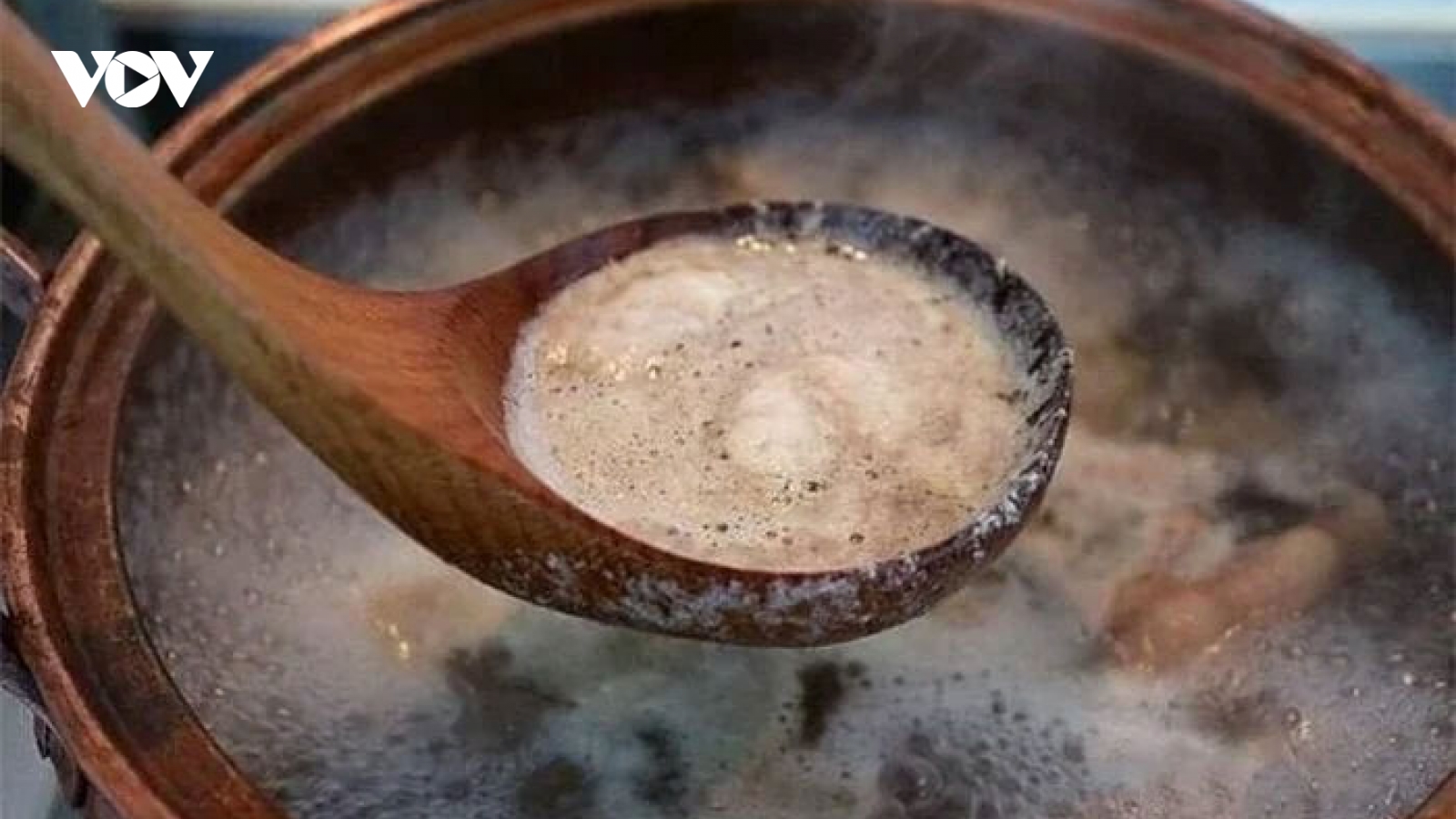 Nước luộc thịt có váng bọt, do lợn nhiễm hóa chất?