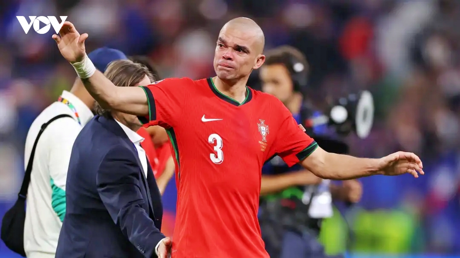 Trung vệ Pepe giải nghệ, Ronaldo viết tâm thư xúc động