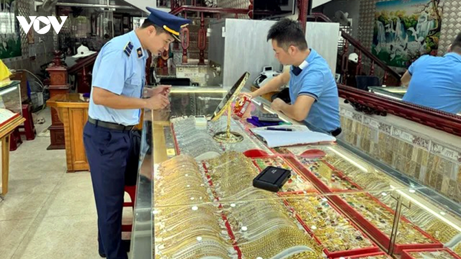 Quản lý thị trường kiểm tra 116 doanh nghiệp vàng ở Hà Nội trong 2 tháng