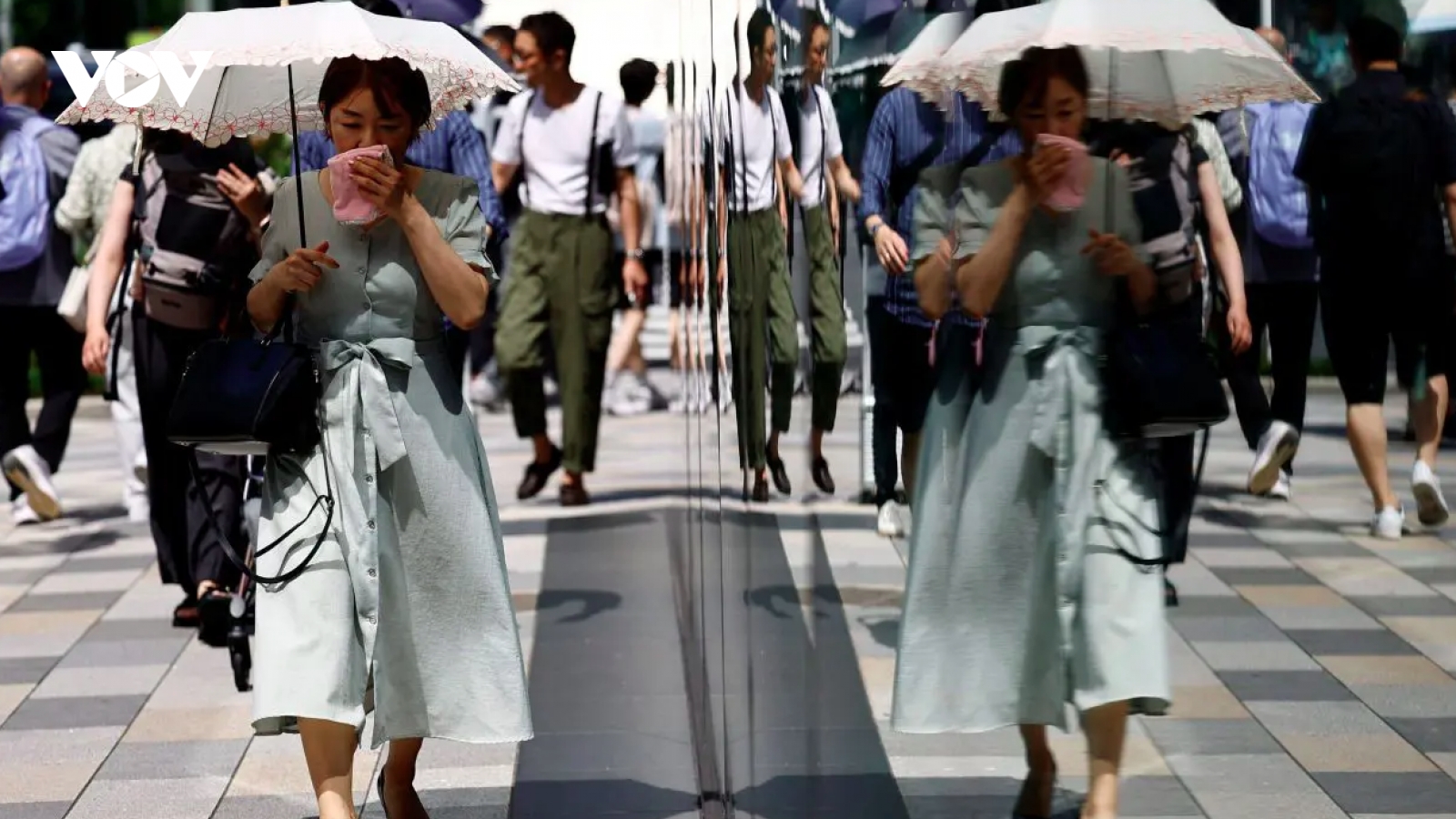Hàng trăm người ở Tokyo, Nhật Bản tử vong do say nắng trong tháng 7