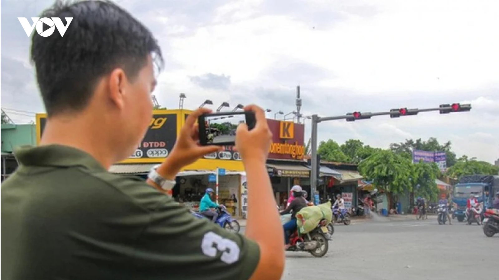 Tối đa 5 triệu đồng "mua" tin vi phạm giao thông: Tiếp nhận, xử lý cần minh bạch