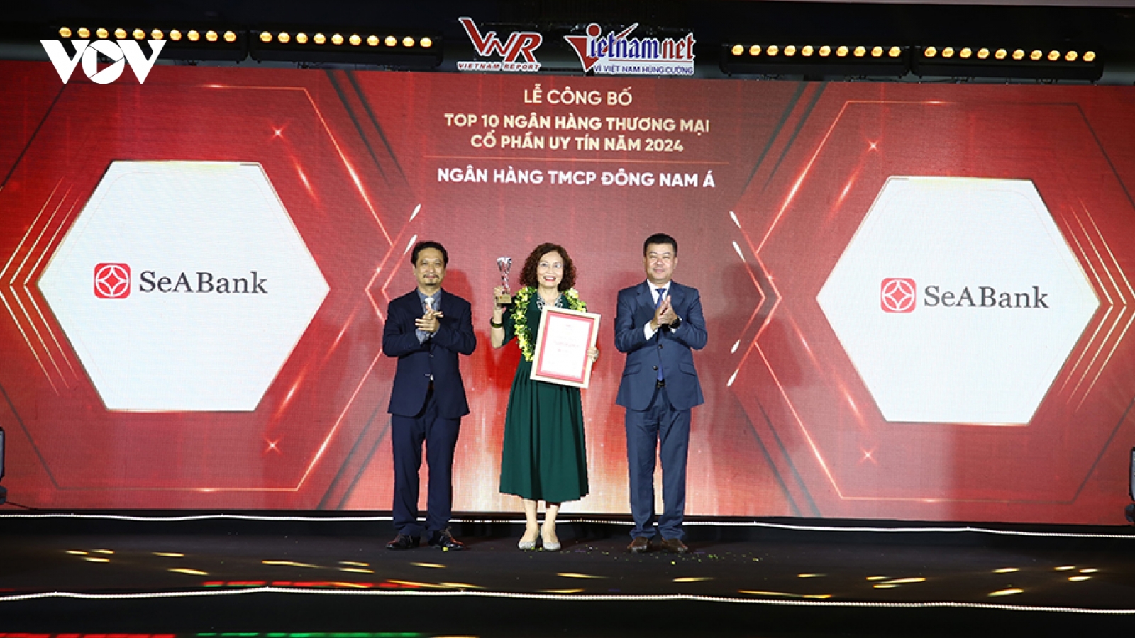 SeABank được vinh danh Top 50 Công ty đại chúng uy tín và hiệu quả