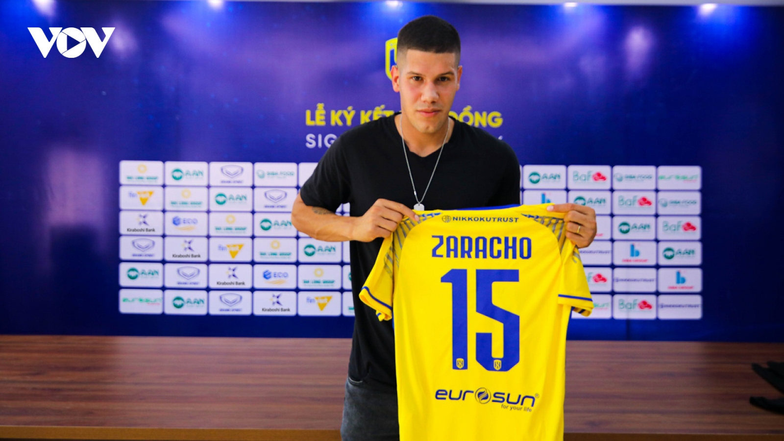 Chuyển nhượng V-League: SLNA chiêu mộ trung vệ trưởng thành từ lò Boca Juniors