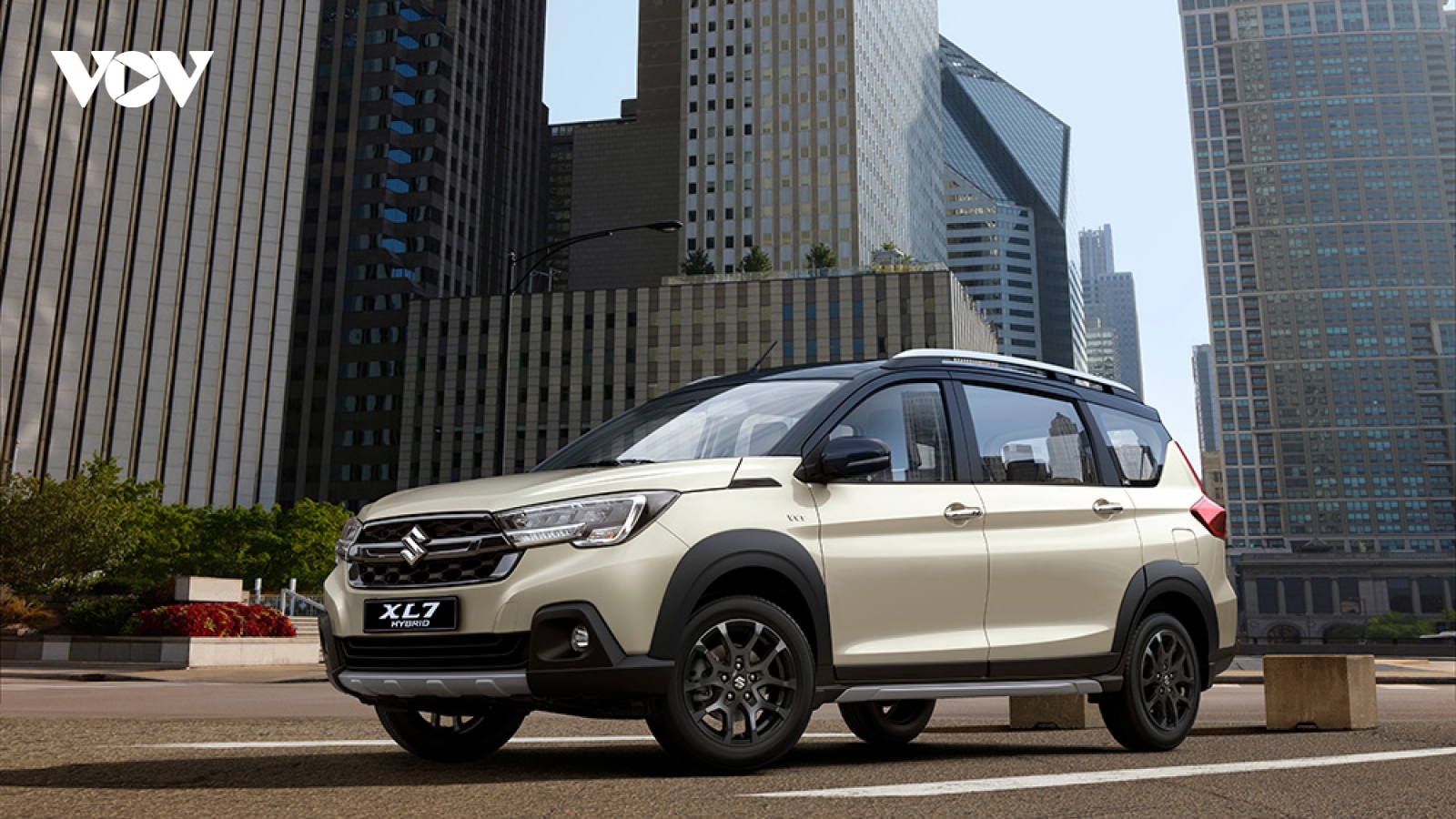 Suzuki XL7 Hybrid ra mắt tại Việt Nam giá chỉ từ gần 600 triệu đồng