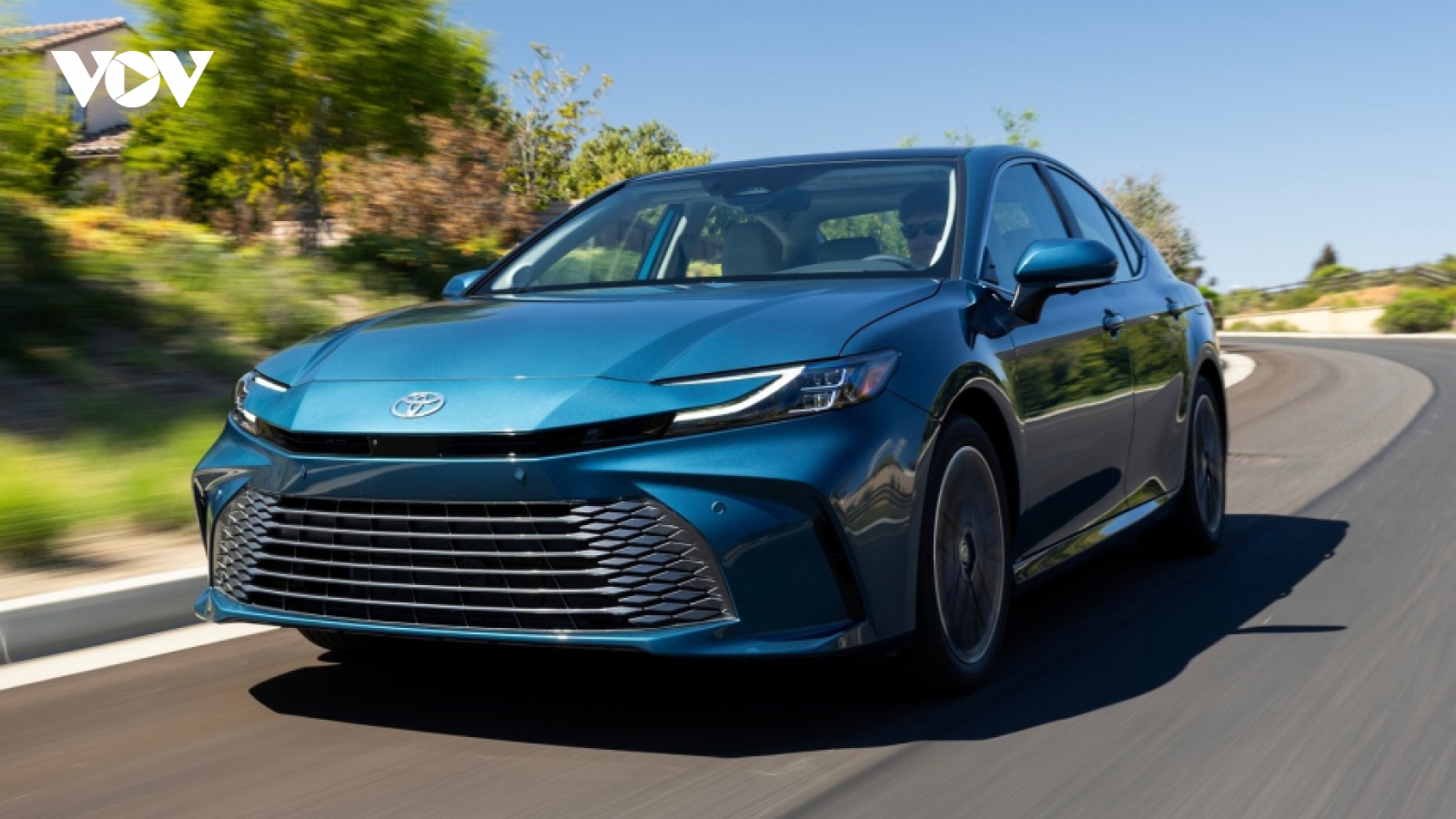 Toyota Camry thế hệ mới sắp về Việt Nam, nhiều đại lý nhận cọc