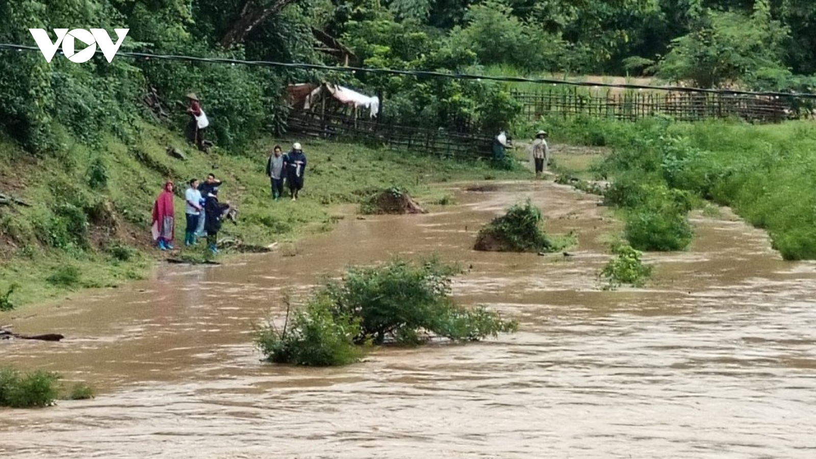 Tìm thấy nạn nhân bị nước lũ cuốn trôi khi đang đánh cá ở Điện Biên