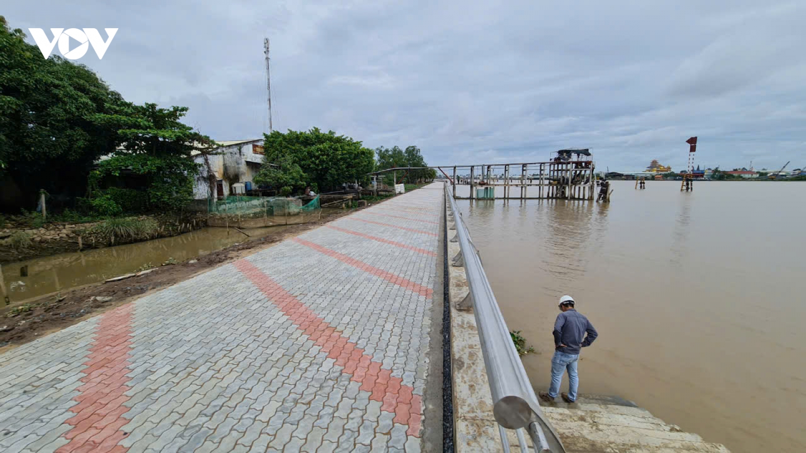 Tiền Giang hoàn thành công trình xây bờ kè bảo vệ cồn Tân Long