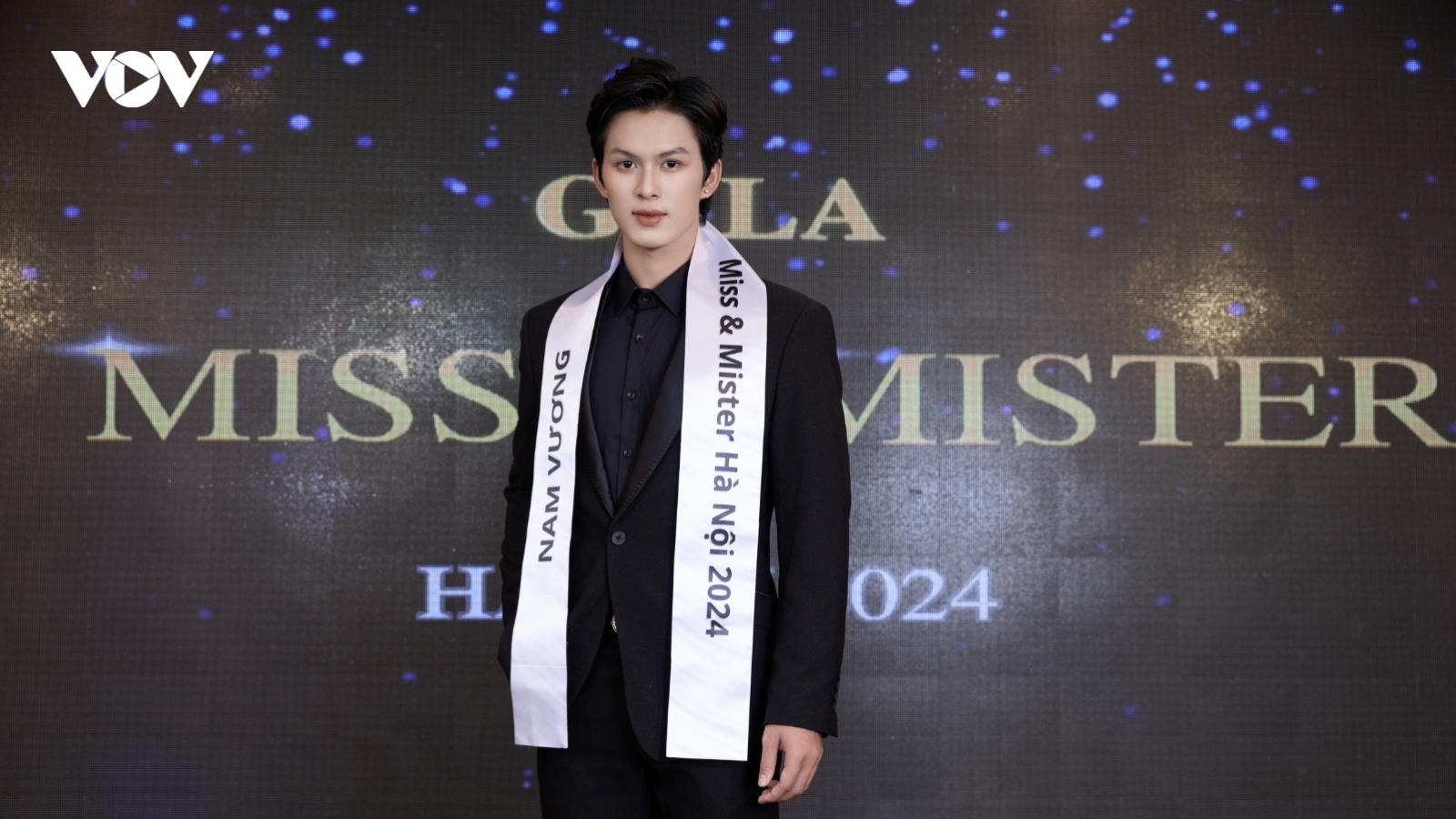 Nam sinh Học viện Nông nghiệp giành ngôi vị cao nhất Miss & Mister Hà Nội 2024