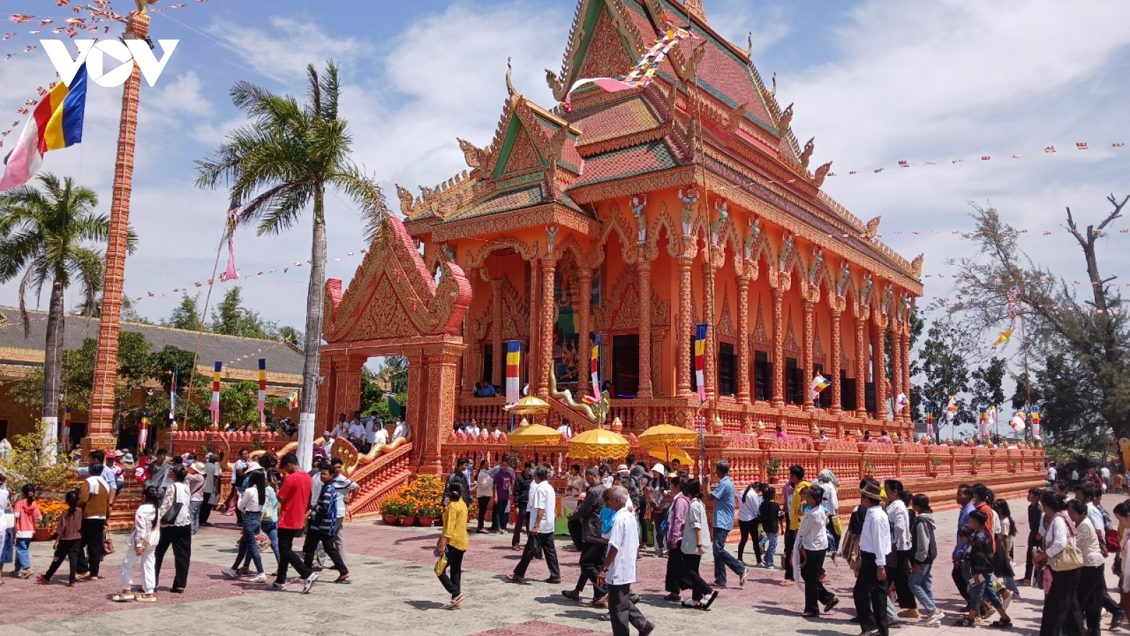 Ngôi chùa trong đời sống văn hóa đồng bào Khmer