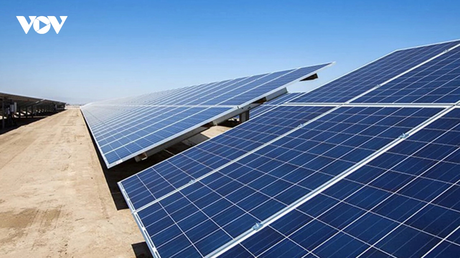 Trung Quốc phát minh ra tấm pin mặt trời “tối thượng” có thể tái chế 100%