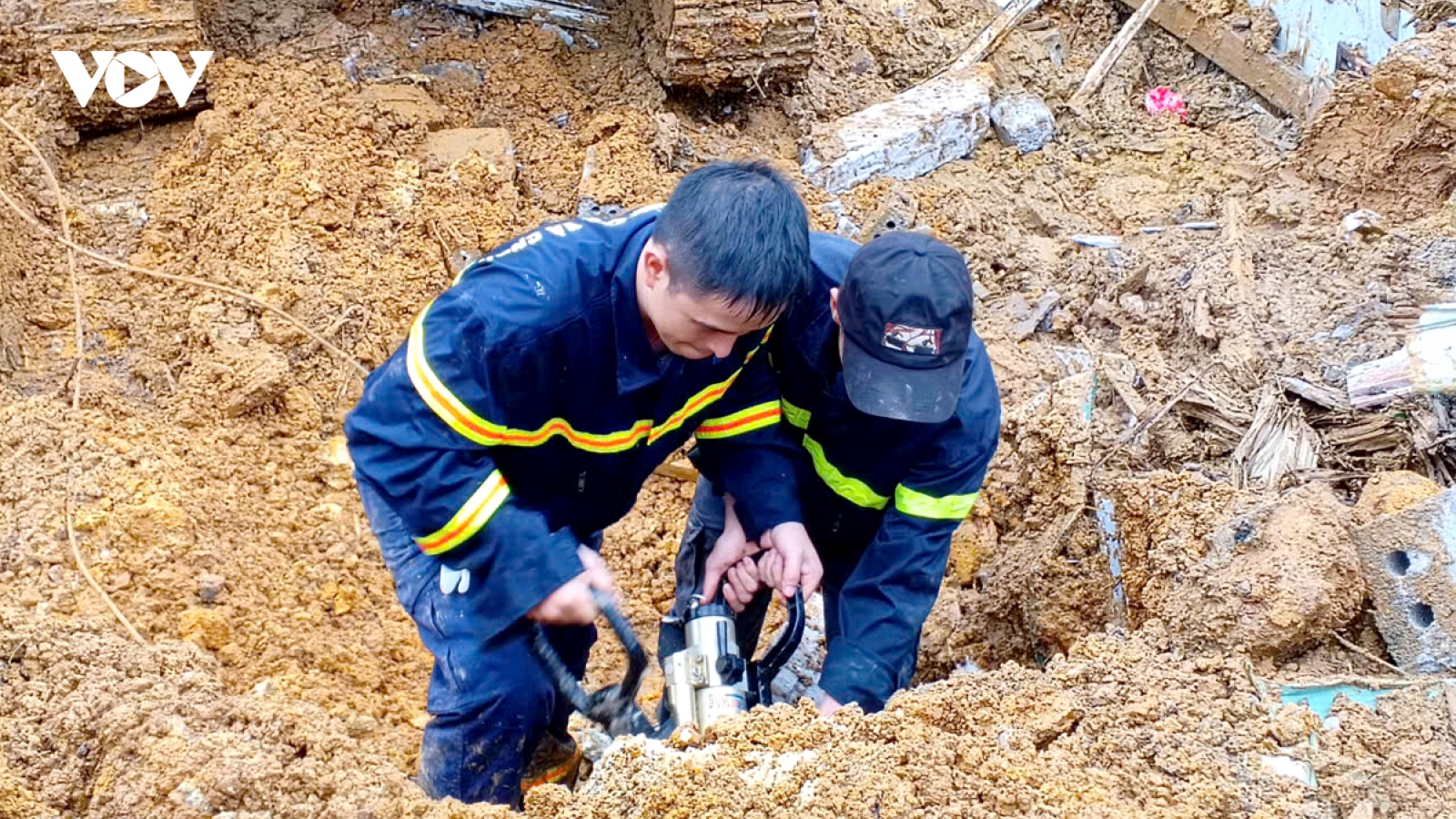 Tìm thấy thi thể 1 nạn nhân tại điểm sạt lở Km 49, Quốc lộ 2, Hà Giang