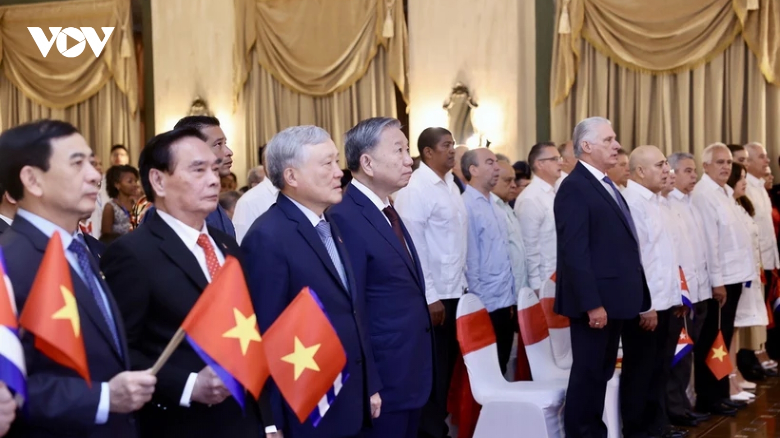 Vun đắp tình hữu nghị thủy chung Việt Nam - Cuba mãi mãi trường tồn