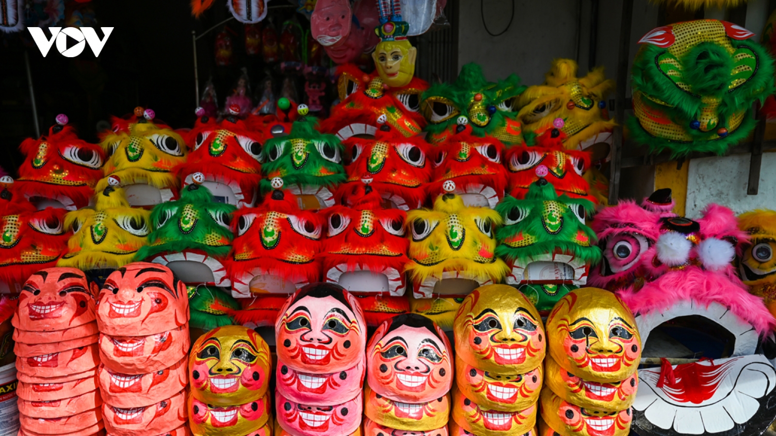 Nhộn nhịp phố “đầu lân” ở Huế