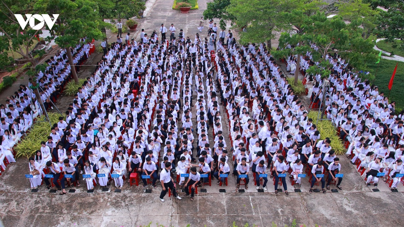 Các khoản thu dịch vụ tại trường học phải công khai