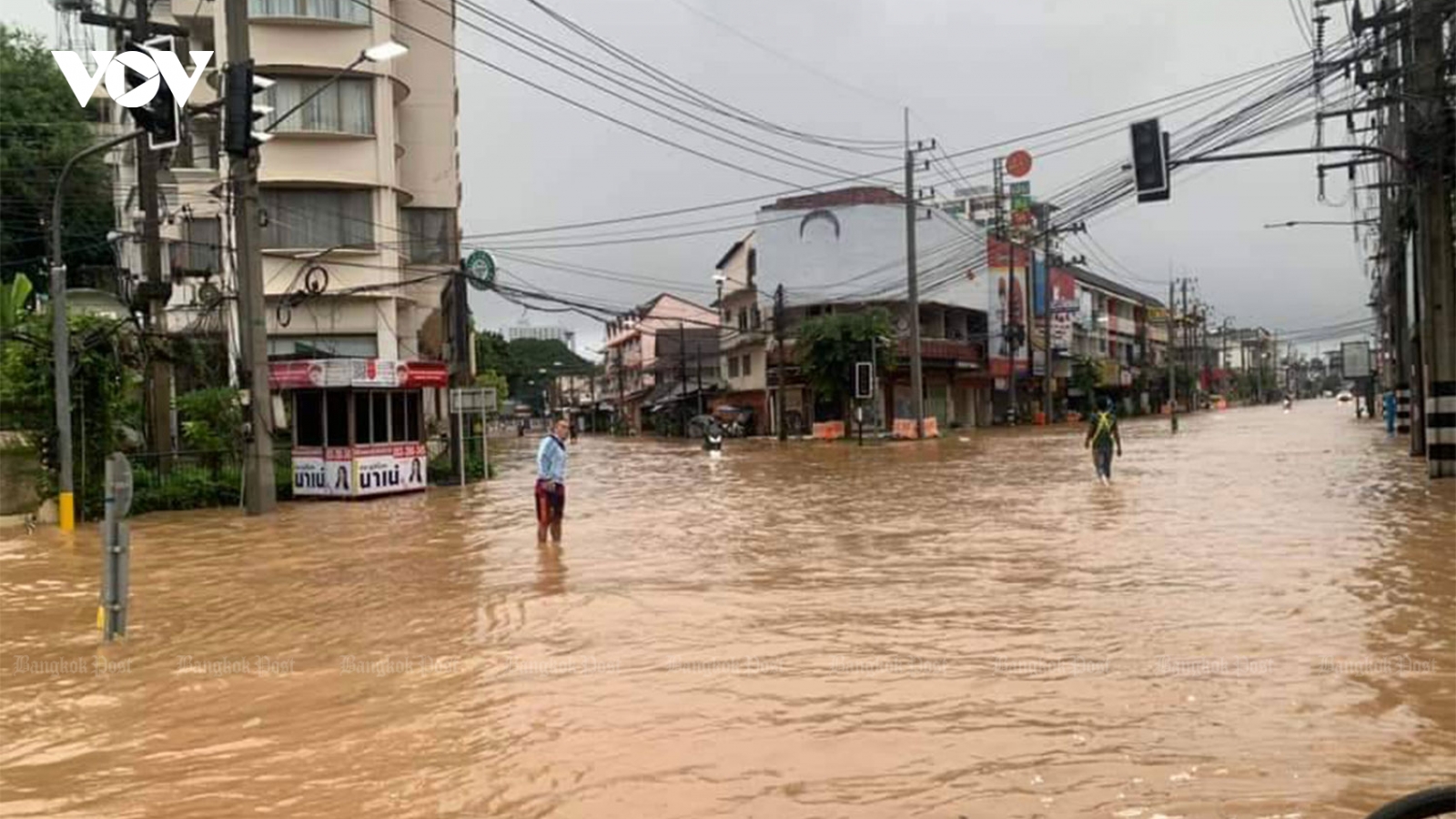 Lũ liên tục tràn về Chiang Mai (Thái Lan), nước ngập sâu tới 30 – 50 cm