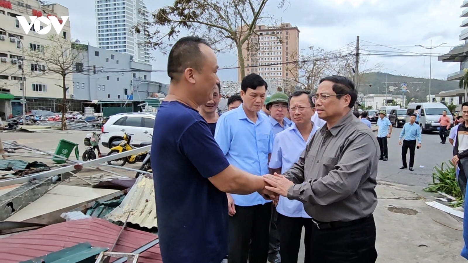 Thủ tướng kiểm tra vùng tâm bão đi qua và chỉ đạo cấp bách khắc phục hậu quả bão số 3
