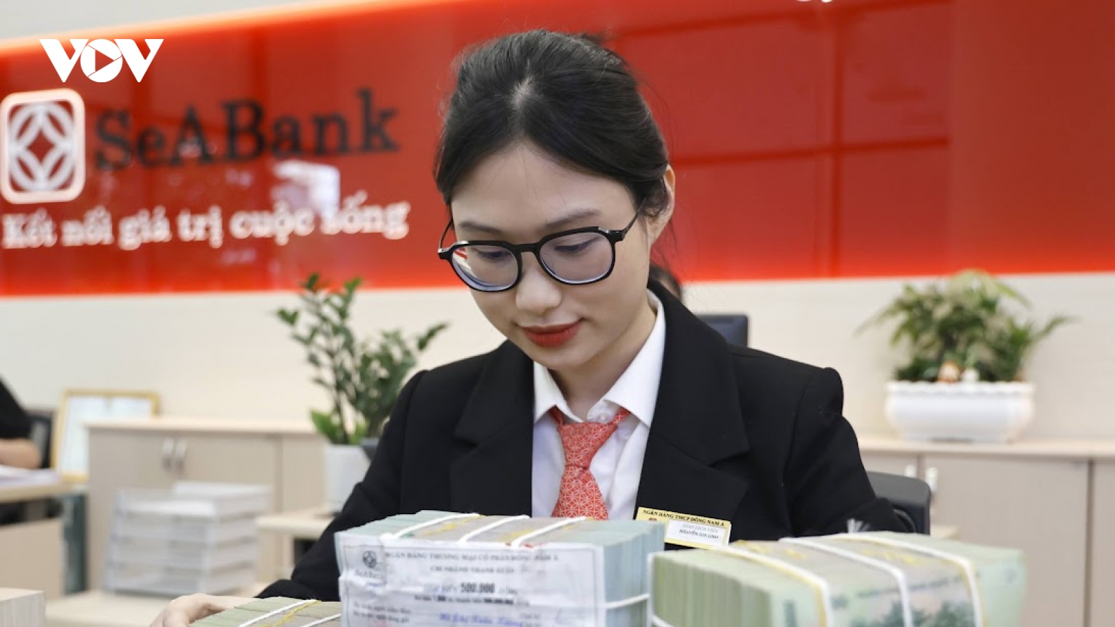 SeABank ủng hộ 3 tỷ đồng hỗ trợ đồng bào vùng bão lũ