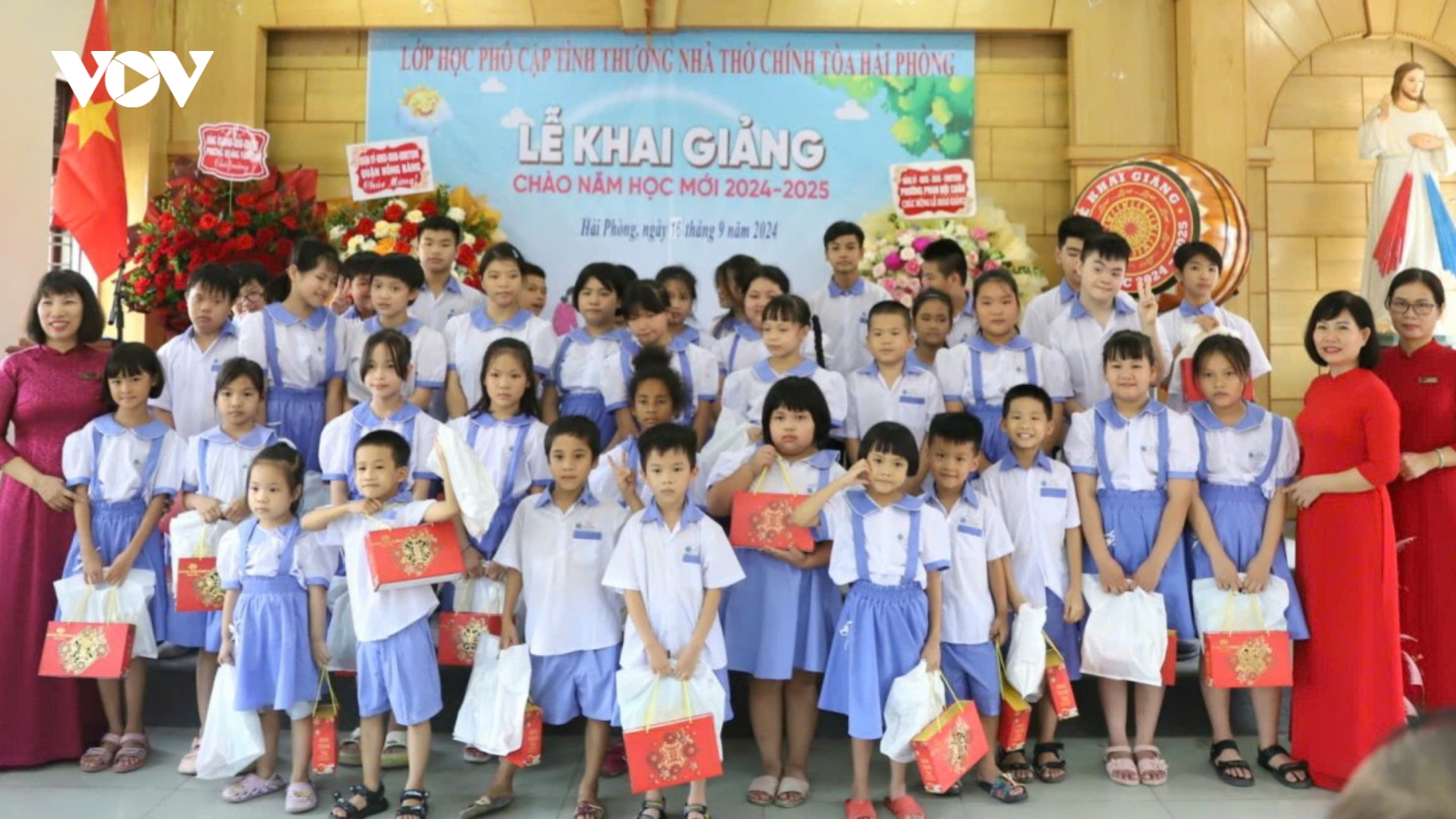 Lễ khai giảng đặc biệt tại lớp học tình thương Nhà thờ Chính toà Hải Phòng