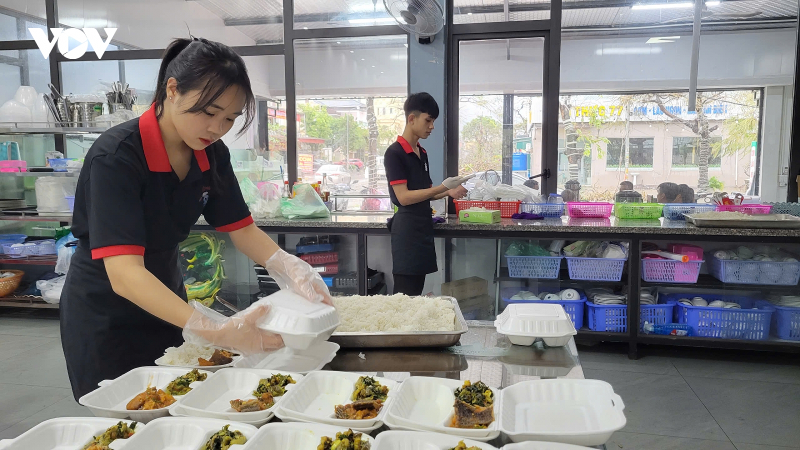 Những suất cơm "lan tỏa tình yêu thương" sau siêu bão Yagi