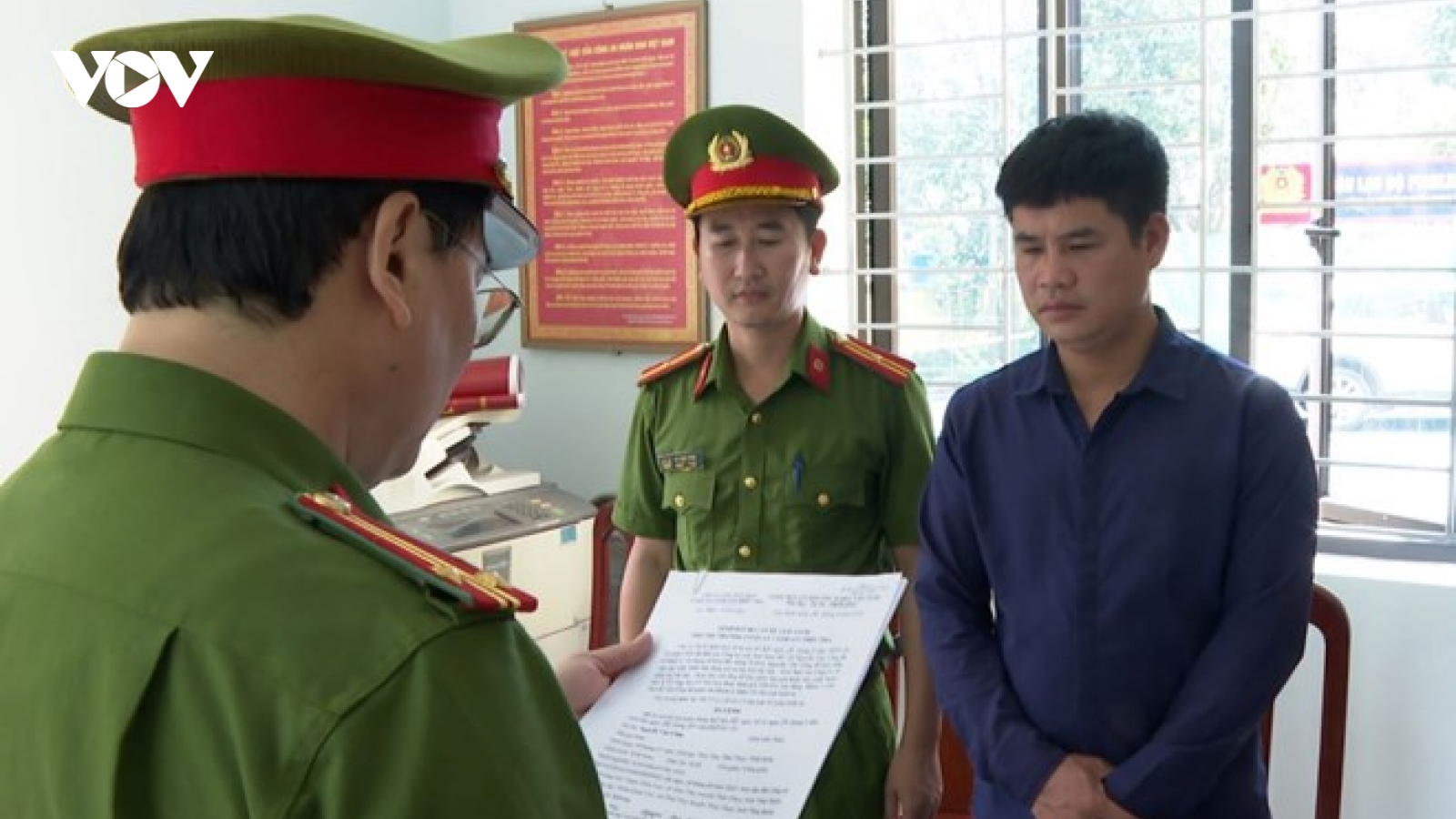 Khởi tố thanh niên sản xuất, buôn bán gần 1.000 keg bia Hà Nội giả