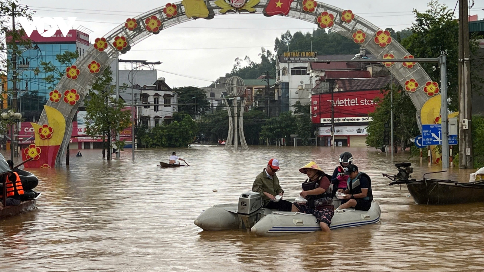 Cứu trợ người bị nạn là ưu tiên hàng đầu ở Yên Bái