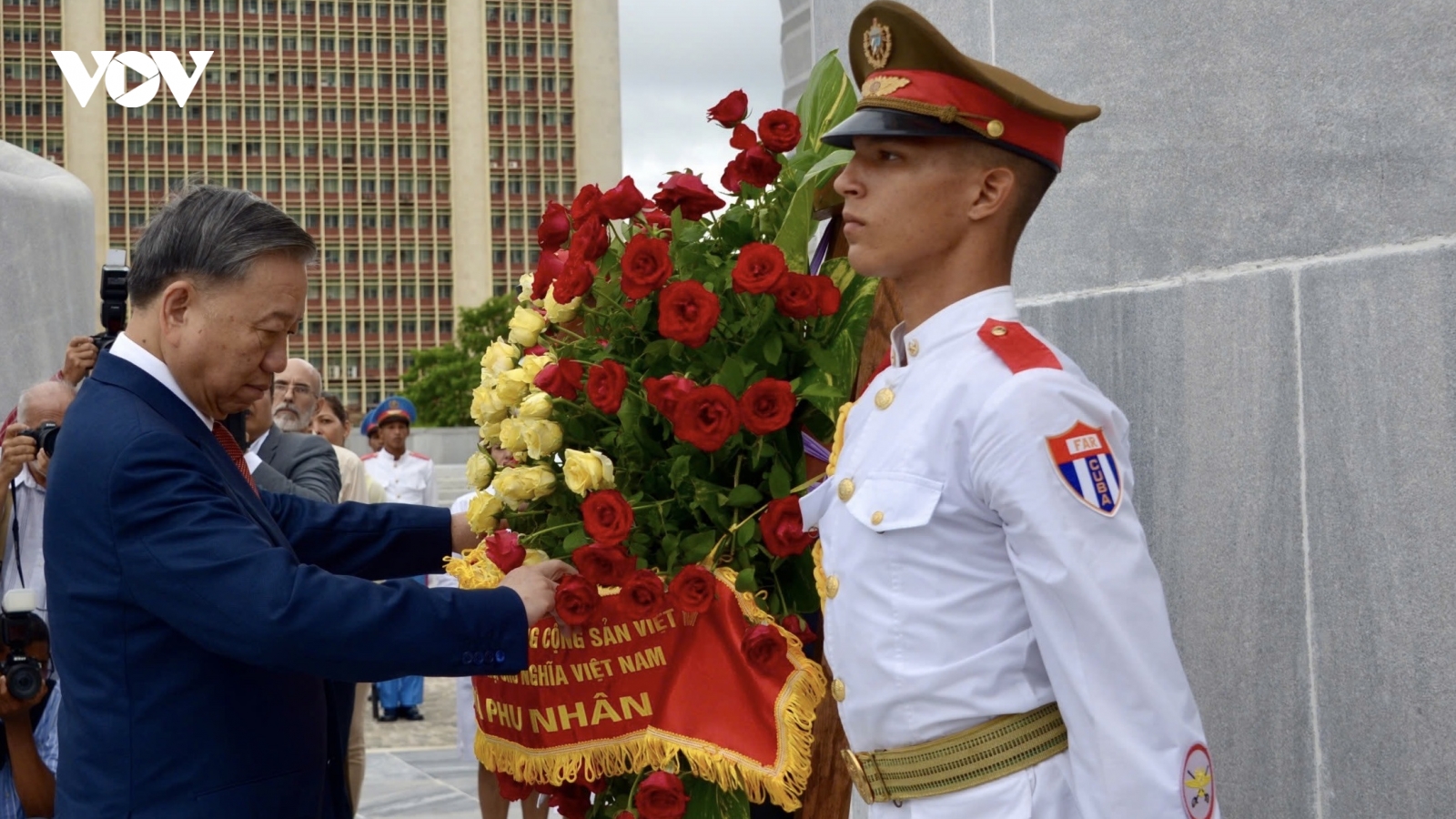 Tổng Bí thư, Chủ tịch nước Tô Lâm tưởng niệm  Anh hùng dân tộc Cuba Jose Marti