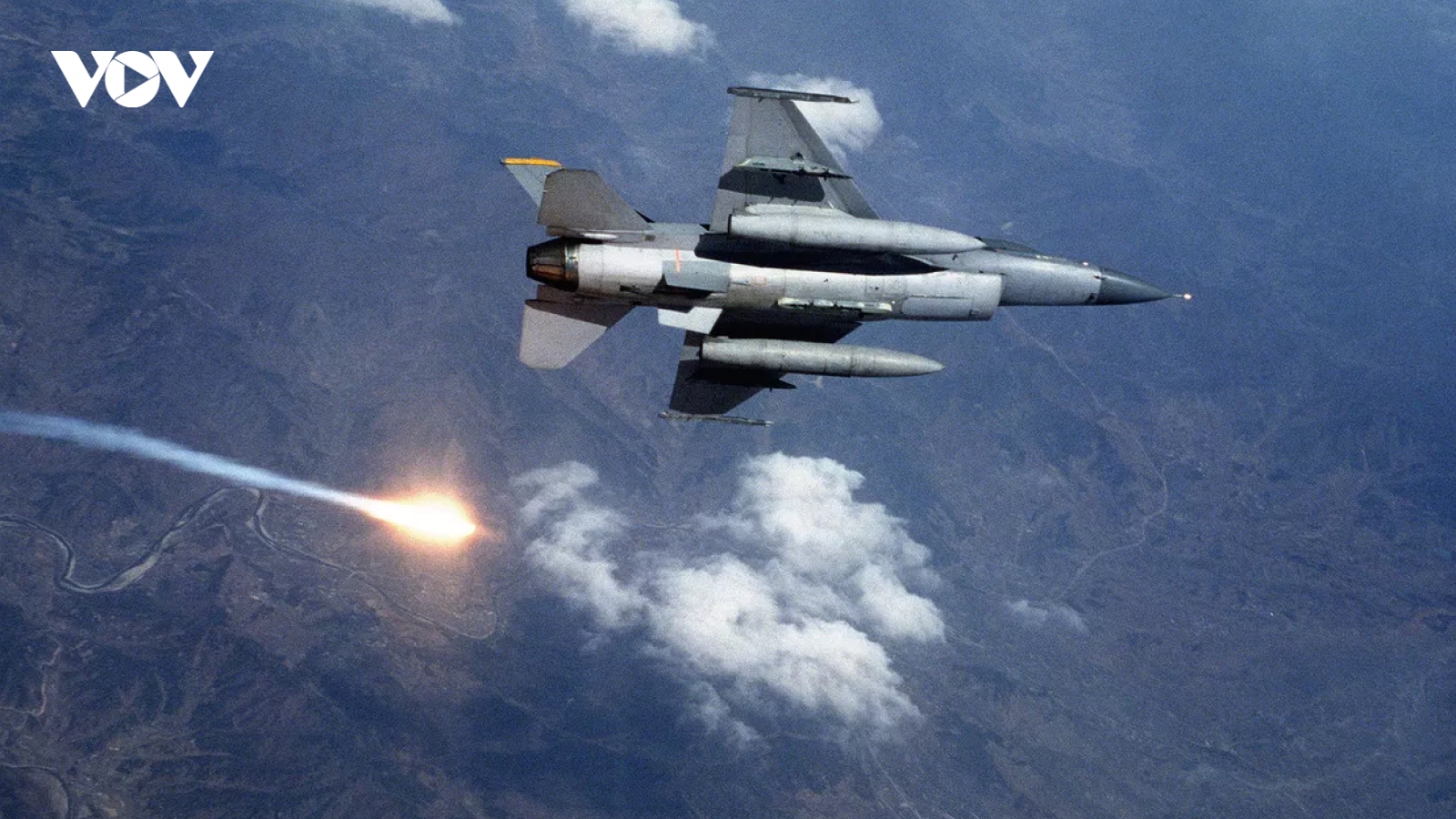 Những bí ẩn xung quanh việc Ukraine mất tiêm kích F-16 đầu tiên