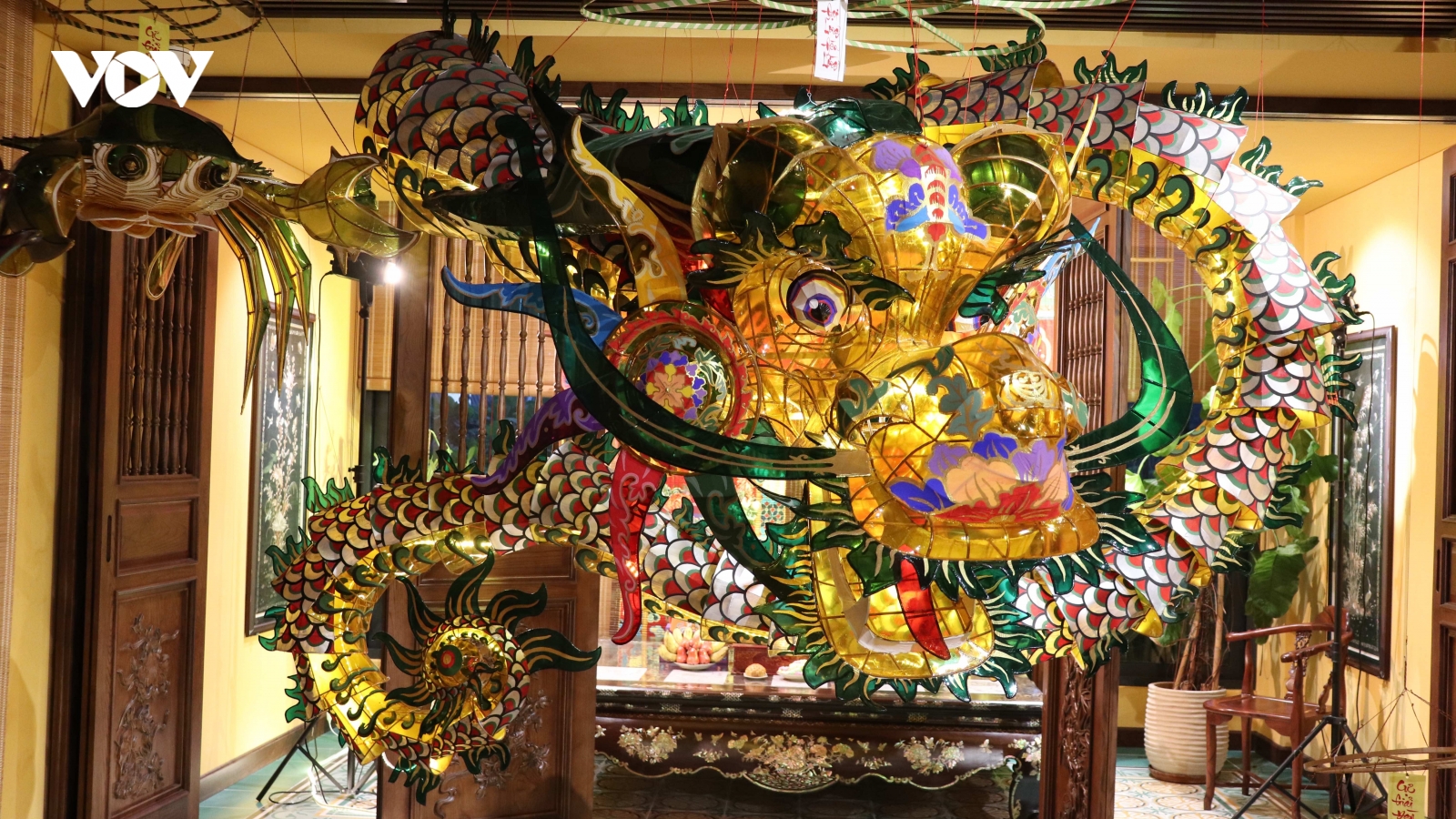 Cháy vé triển lãm lồng đèn Trung thu xưa