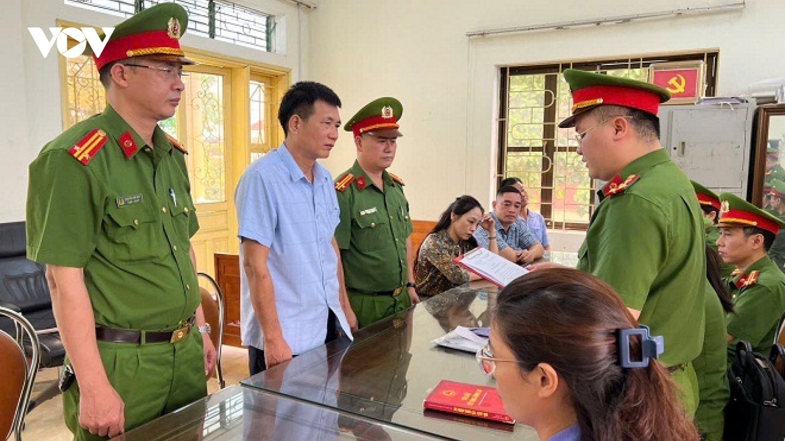 Khởi tố nguyên phó chủ tịch UBND xã lập khống hồ sơ đề nghị cấp sổ đỏ