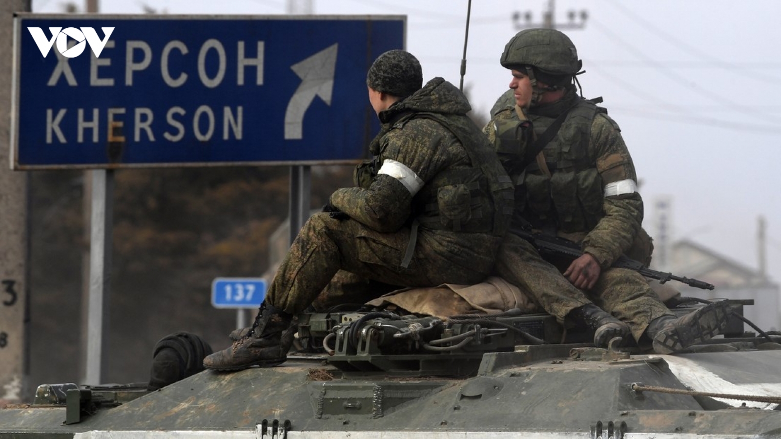 Nga dội bom lượn oanh tạc cứ điểm Ukraine ở hữu ngạn sông Dnieper