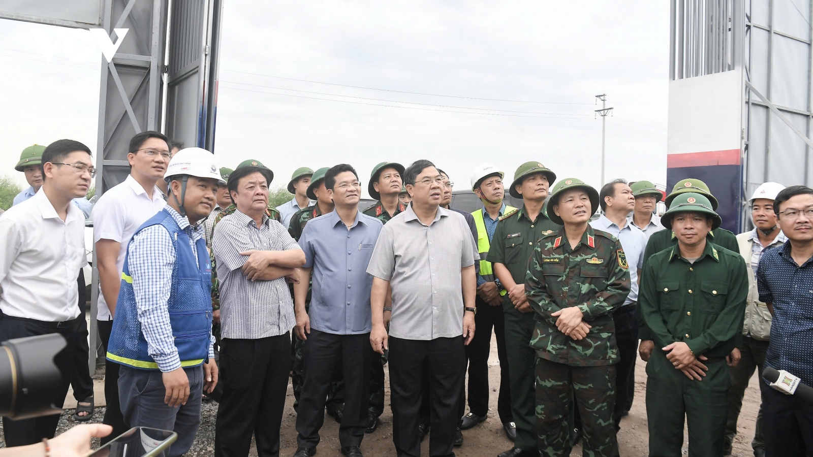 Bộ trưởng Lê Minh Hoan kiểm tra công tác phòng chống bão số 3 tại Nam Định