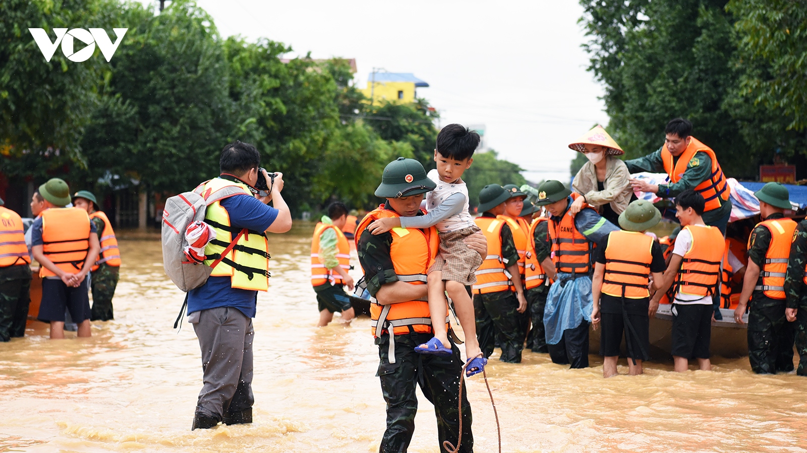 157 người chết, 764 người bị thương do mưa lũ ở các tỉnh phía Bắc