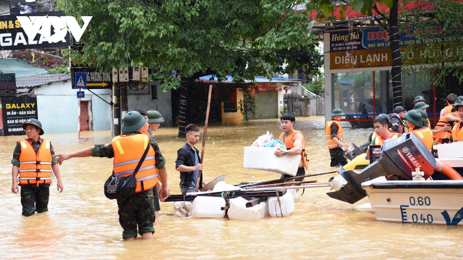 Sau mưa lũ, người dân cần làm gì để có nước sạch sử dụng?