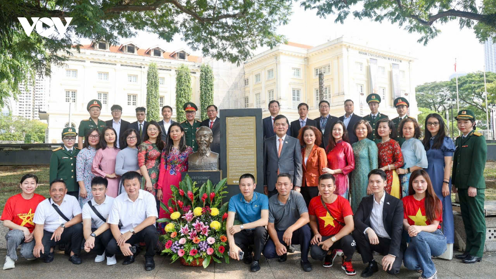 Người Việt tại Singapore dâng hoa tưởng nhớ Bác Hồ nhân kỷ niệm Quốc khánh 2/9