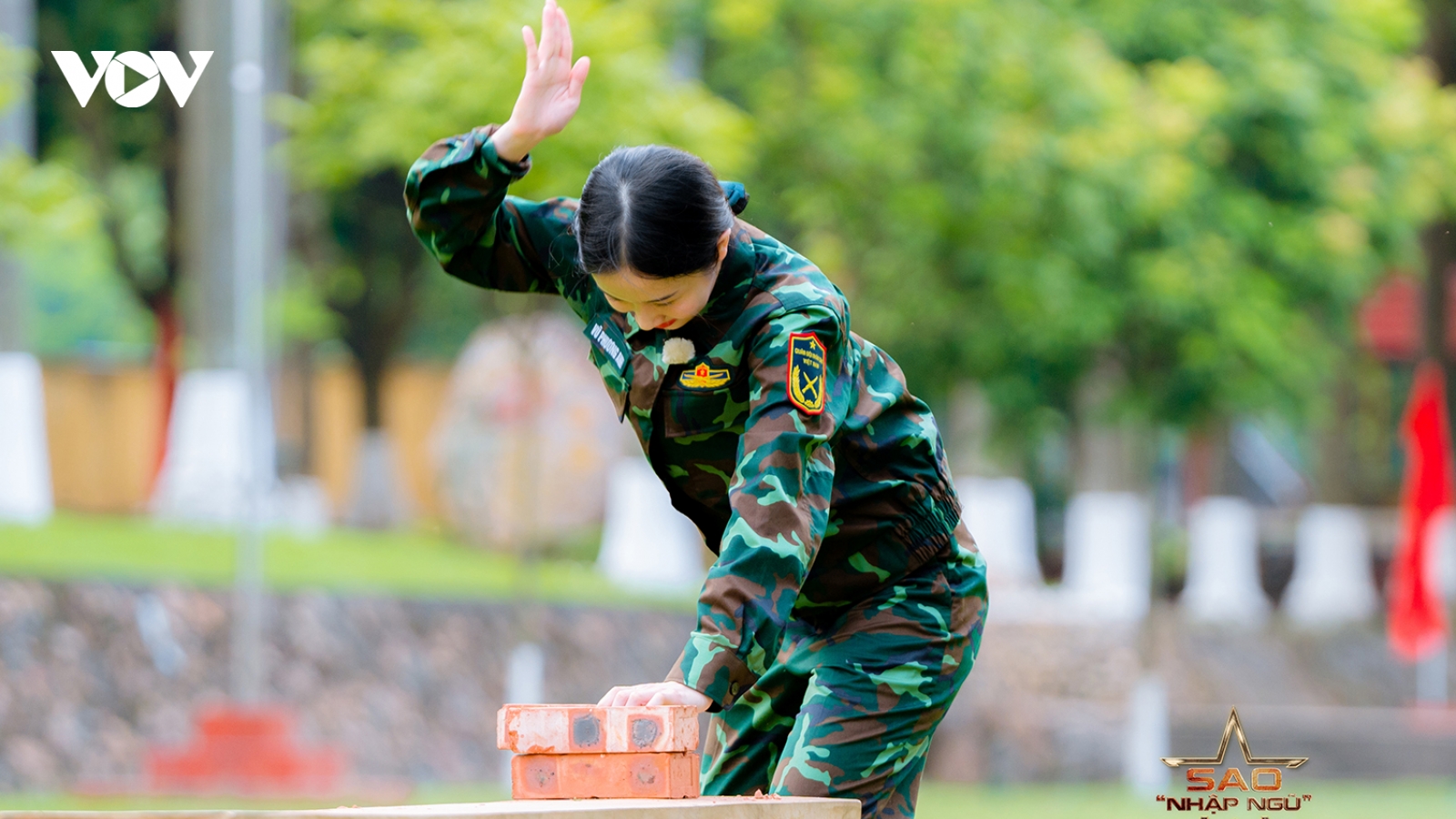 Sao nhập ngũ tập 5: Jun Vũ bị thương khi dùng tay không chặt gạch