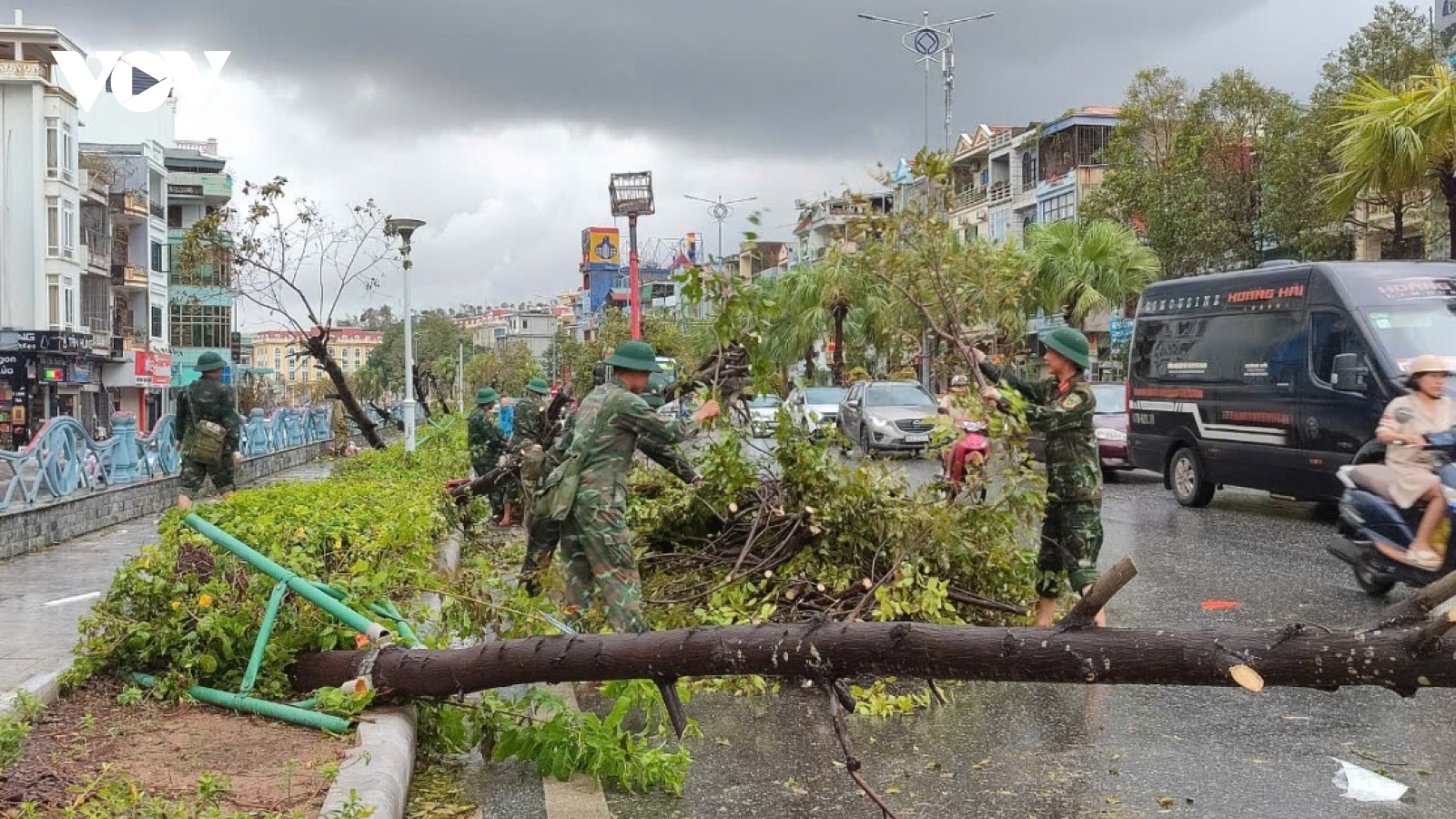 Quảng Ninh: Vẫn chưa thể khôi phục điện lưới và thông tin liên lạc