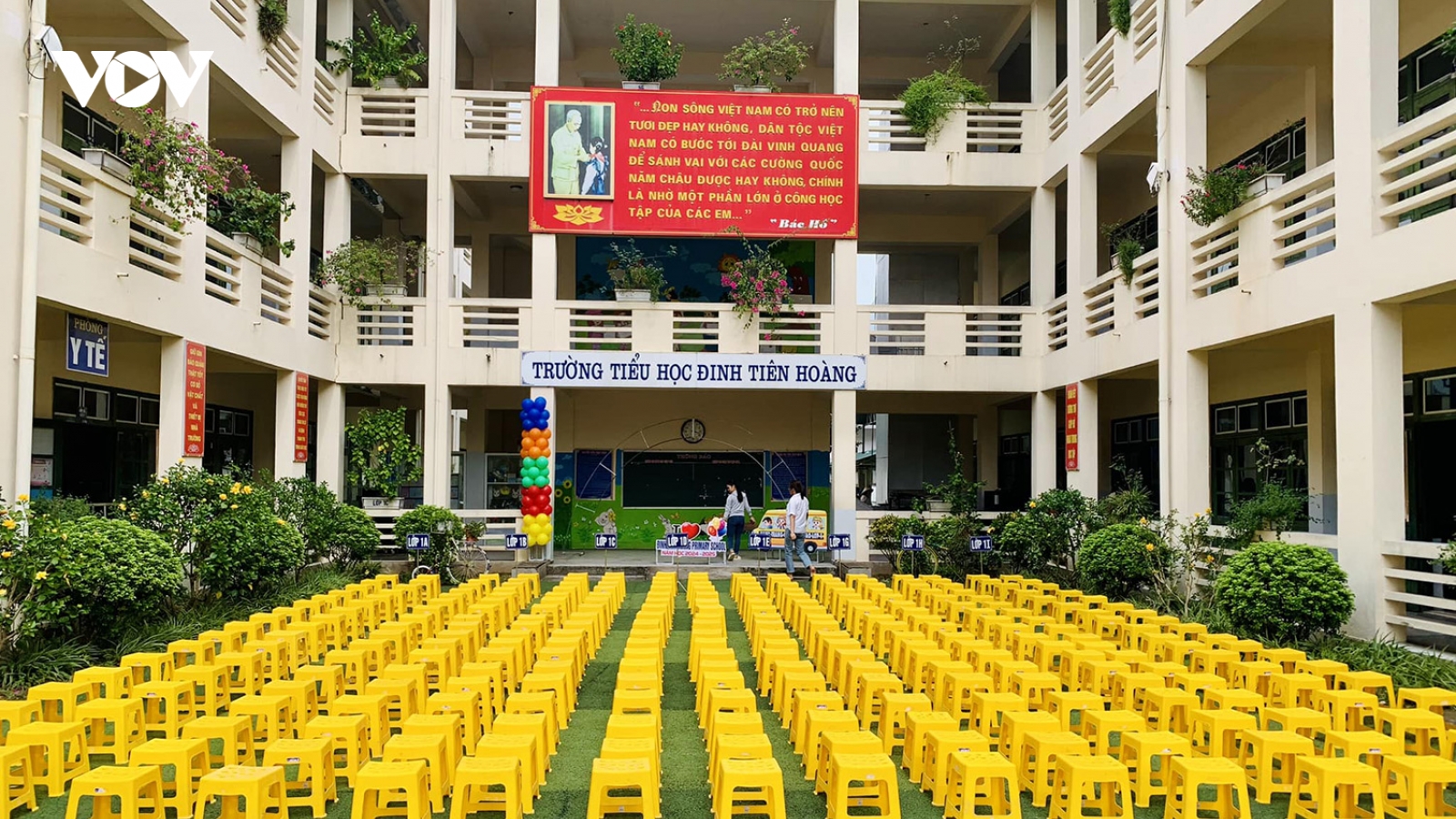 Ninh Bình: Tạm đình chỉ cô giáo bị "tố" xúc phạm, ép học sinh học thêm