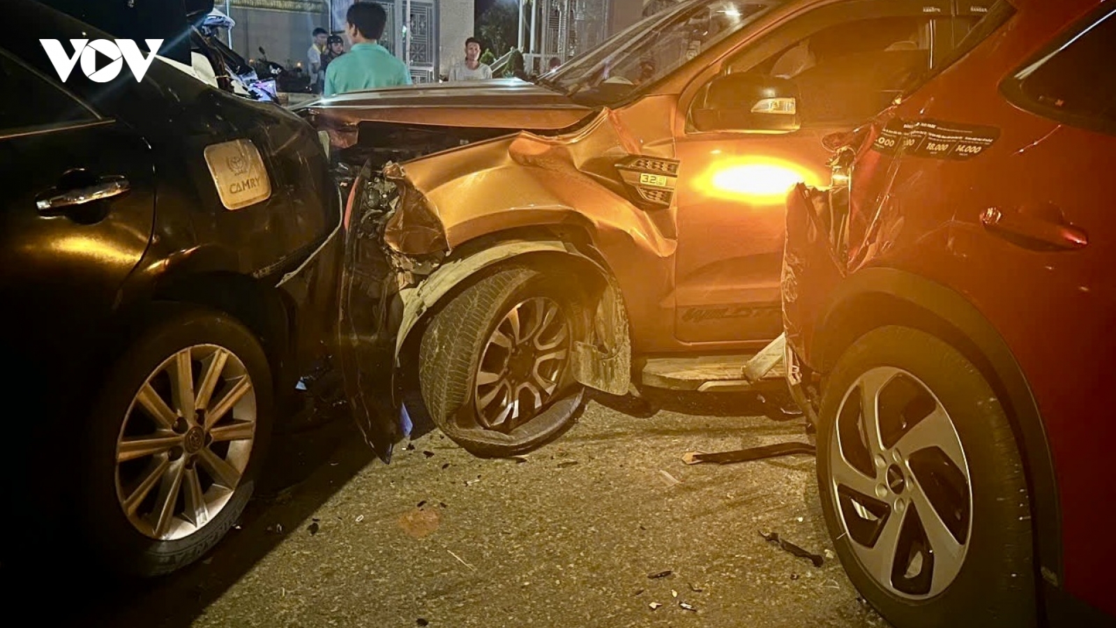 Tai nạn liên hoàn trên Quốc lộ 51, nhiều ô tô hư hỏng nặng