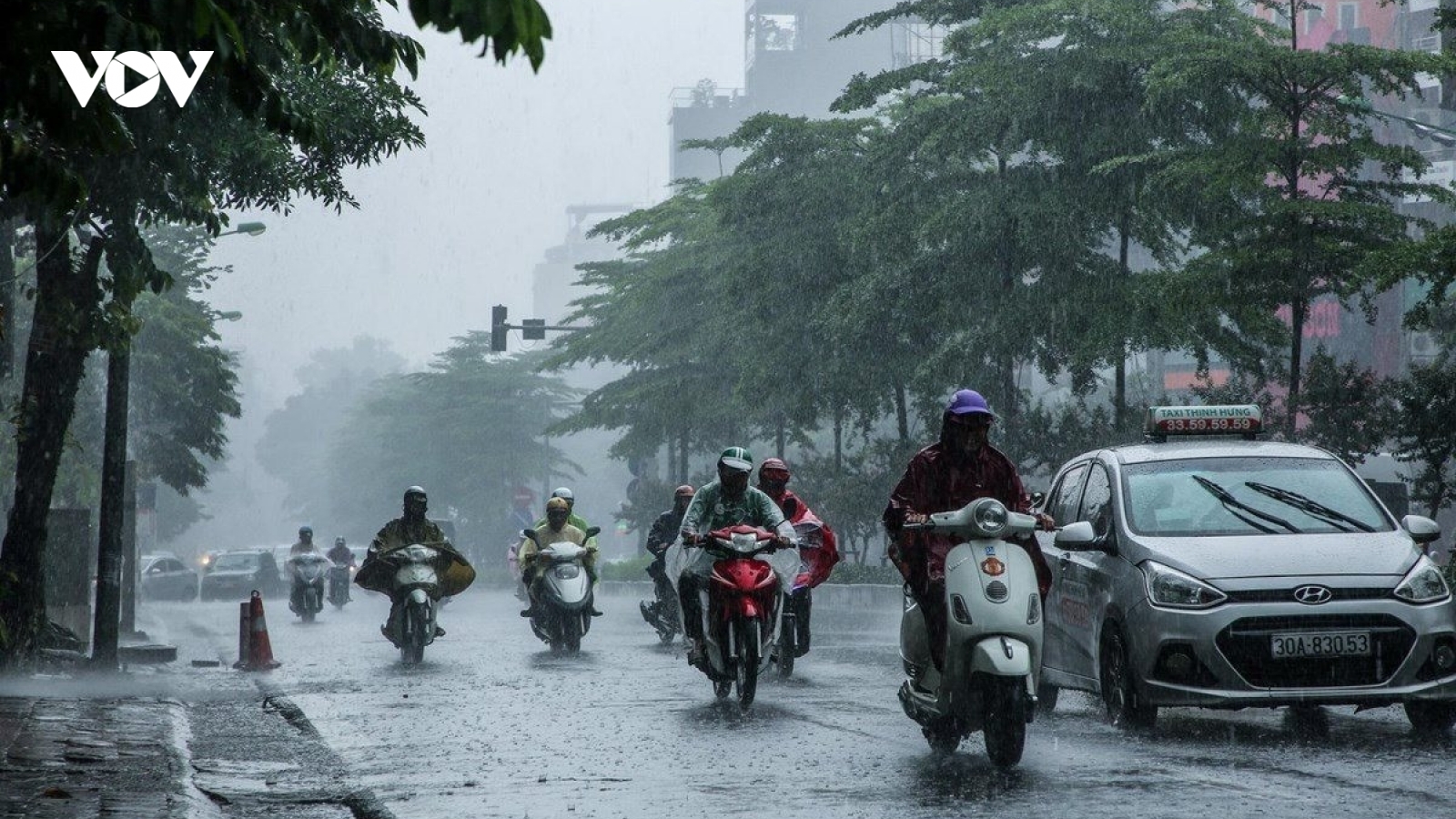 Thời tiết ngày 5/9: Hà Nội ngày nắng, chiều tối và đêm có mưa dông