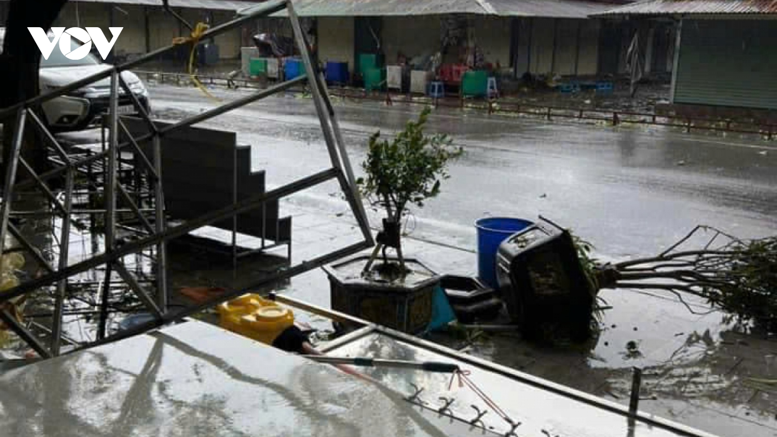 Yagi roars into Vietnam’s northern coast, exerts first impacts on mainland