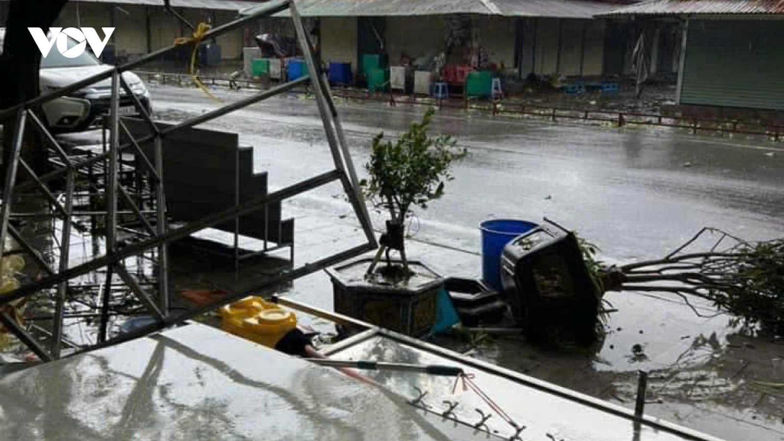 Yagi roars into Vietnam’s northern coast, exerts first impacts on mainland