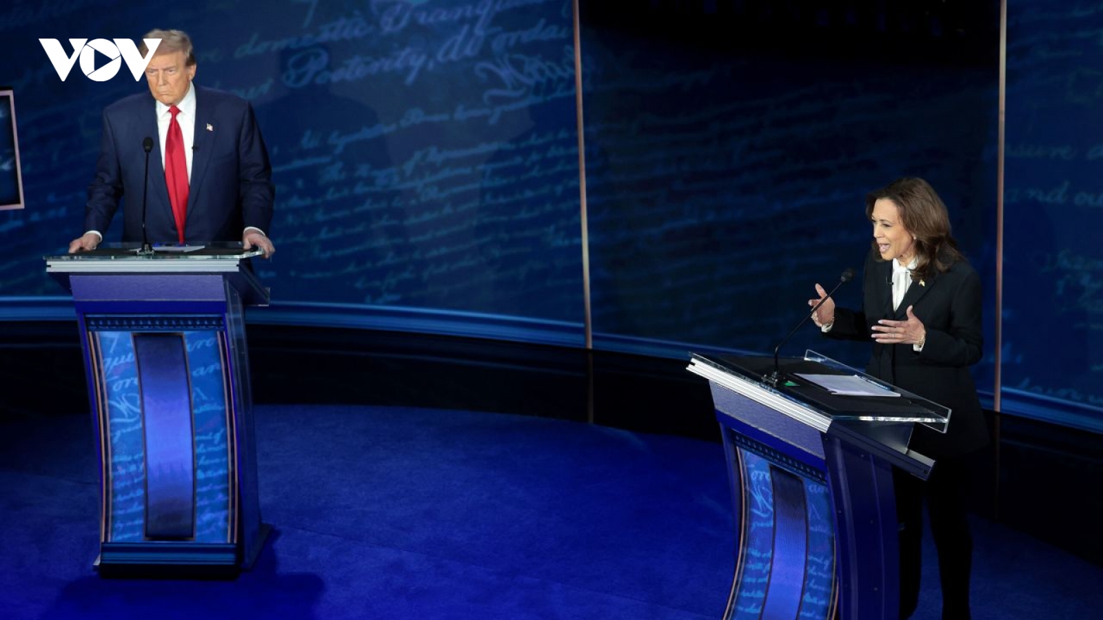 Bà Harris tố ông Trump đã để lại mớ hỗn độn sau 4 năm làm tổng thống