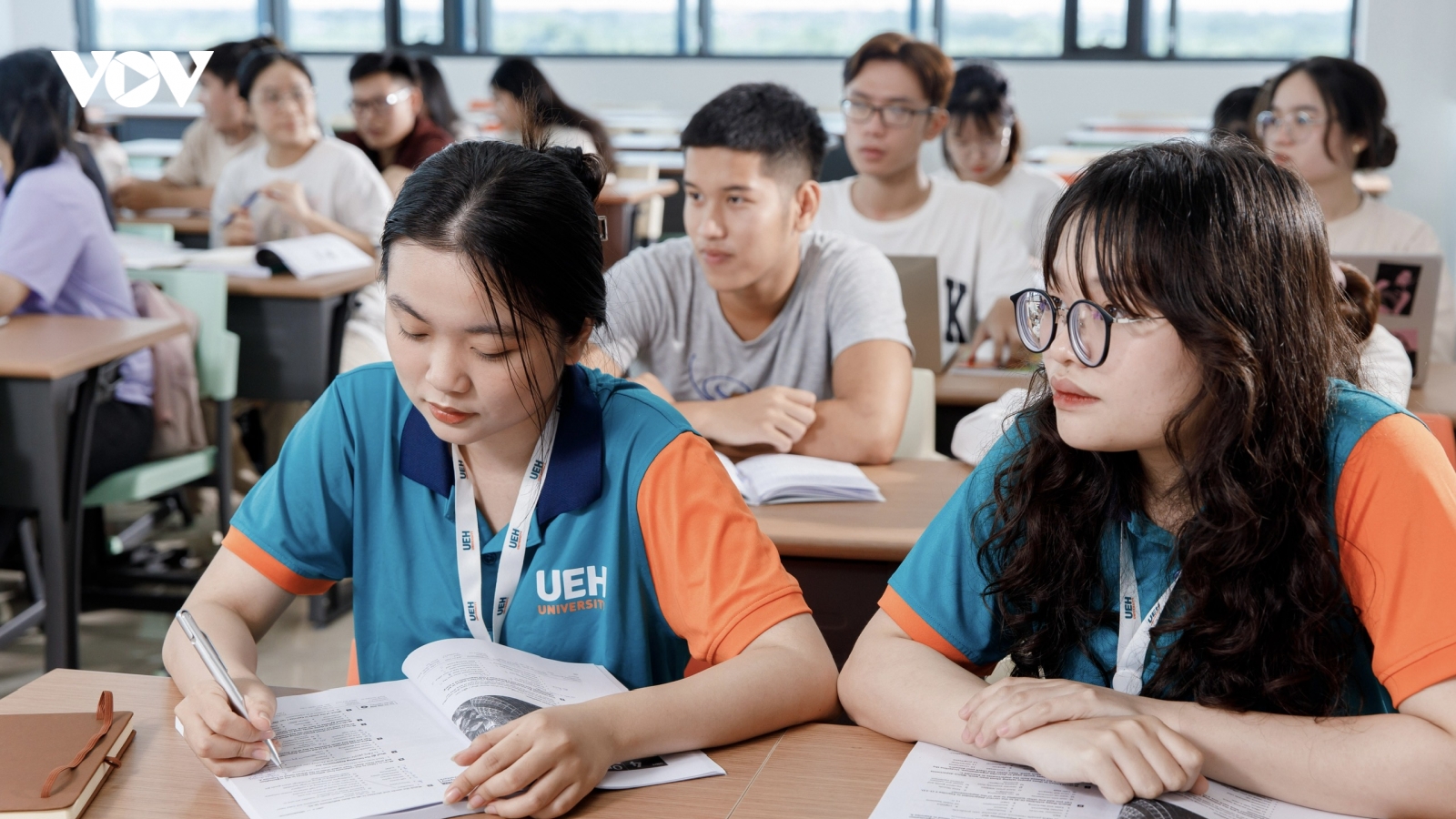 Nhiều trường đại học ở TP.HCM hỗ trợ sinh viên bị ảnh hưởng từ cơn bão số 3