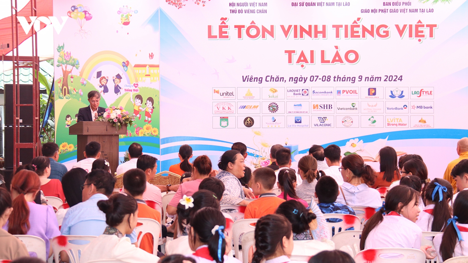 Ngôn ngữ Việt - cầu nối quan hệ đặc biệt Lào-Việt Nam