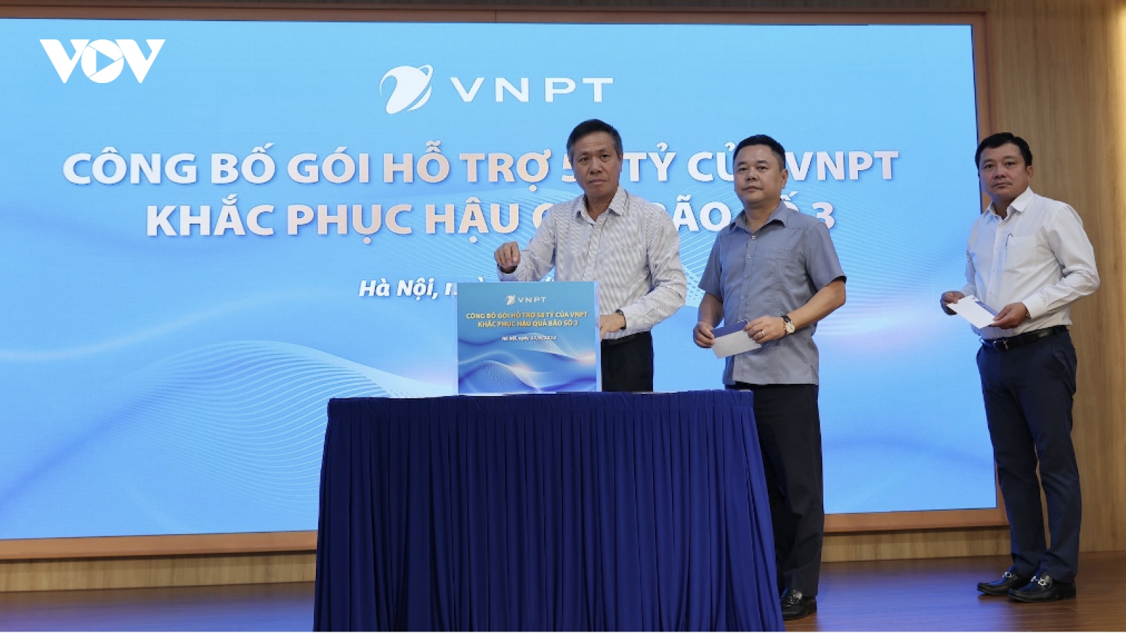 Các ngành, địa phương ủng hộ người dân vùng bão lũ