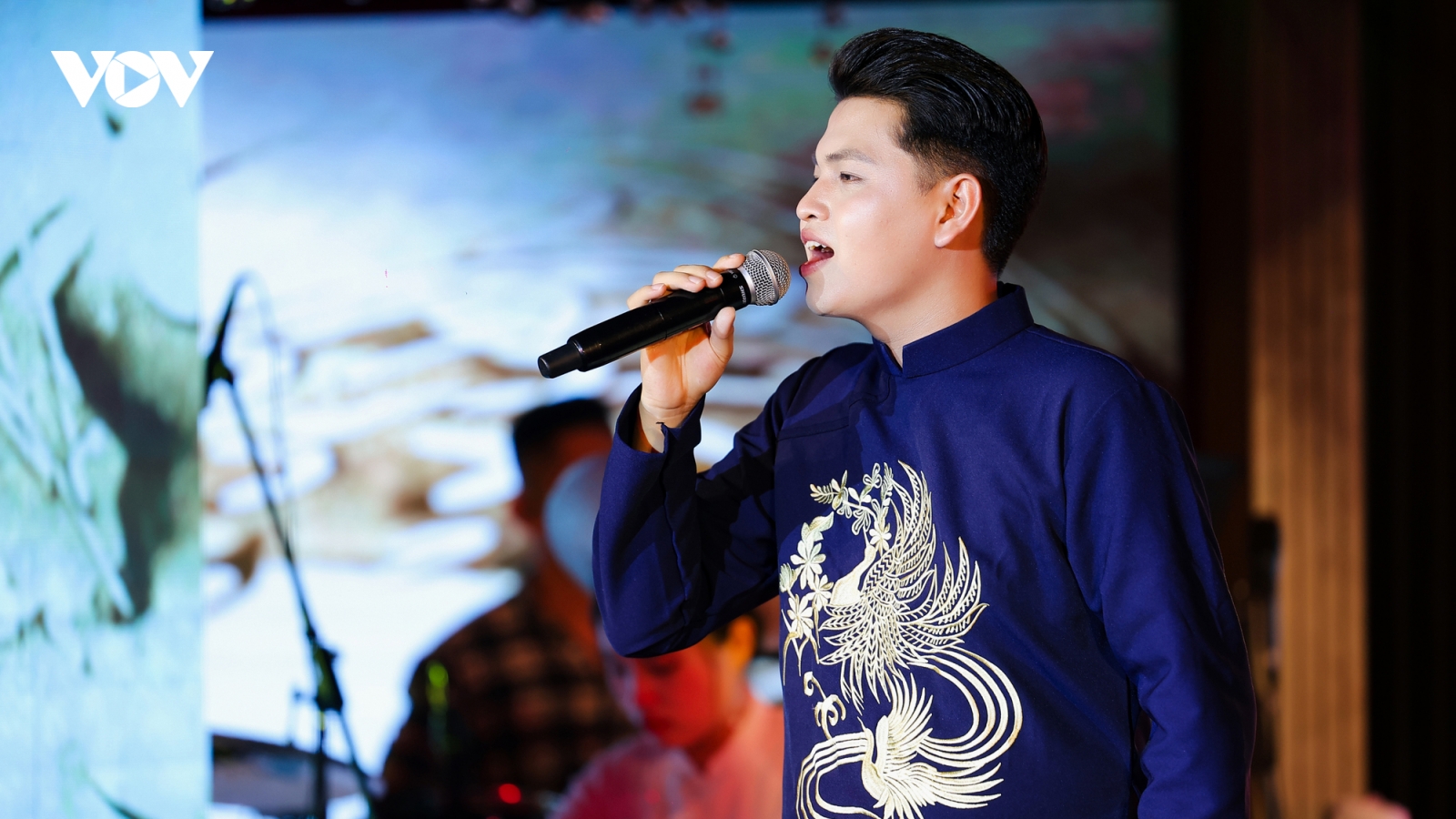 Vũ Minh Hiếu - Á quân Đỉnh cao âm nhạc thăng hoa cảm xúc trong minishow đầu tiên