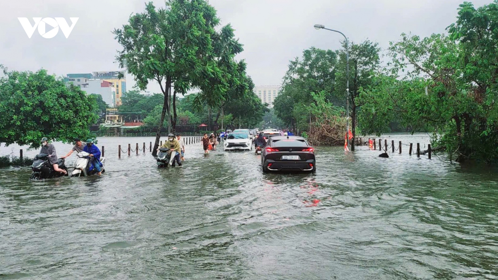 Thời tiết ngày 17/9: Các khu vực trên cả nước có mưa rào và dông