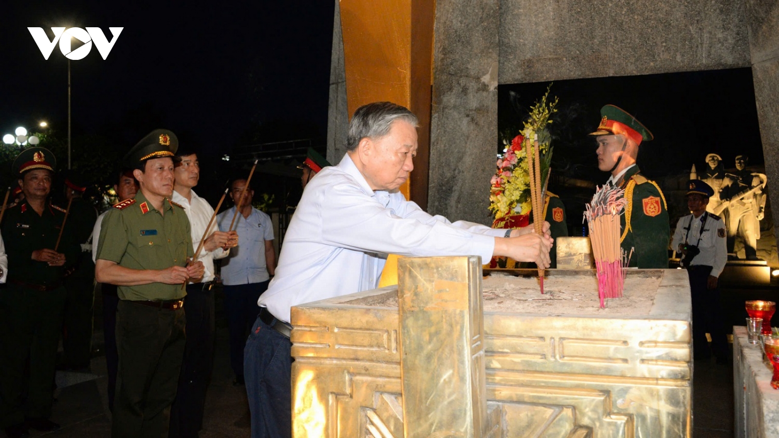 Tổng Bí thư, Chủ tịch nước Tô Lâm dâng hương ở Khu Di tích Đặc biệt Thành cổ Quảng Trị