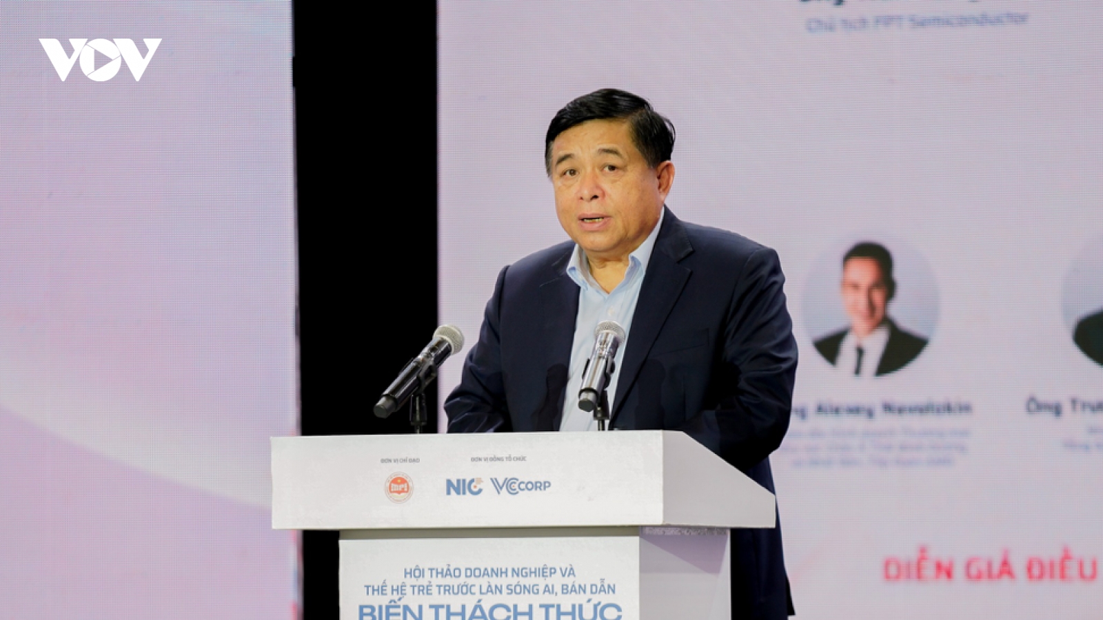 Việt Nam sẵn sàng hợp tác với các nhà đầu tư về AI, bán dẫn